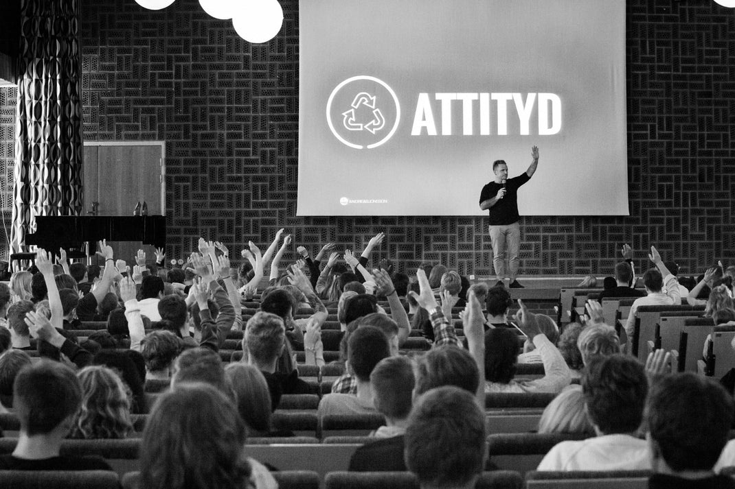 Andreas i bild på en bokad föreläsning